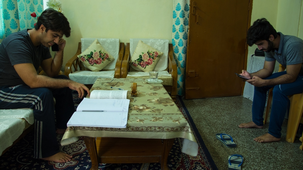 Covid-19 görülen ülke ve bölgelerdeki yeni vakalara ilişkin güncel verilerin derlendiği "Worldometer" internet sitesine göre, Hindistan’da vaka sayısı 1 milyon 50 bini aştı.