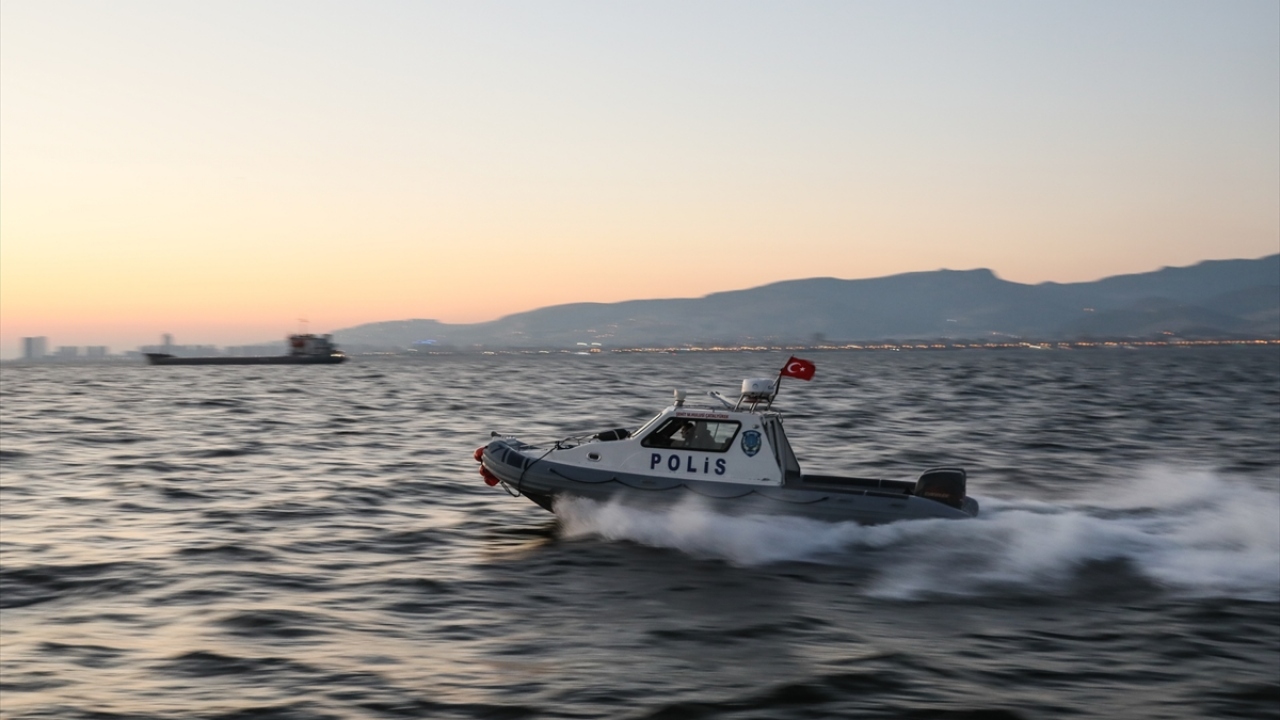 Uluslararası sularda 15 Temmuz`da avcılığın başladığını hatırlatan Pakdemirli, Türk balıkçılara ait 200`e yakın teknenin Ege Denizi`ndeki uluslararası sularda avcılık yaptığını da söyledi.