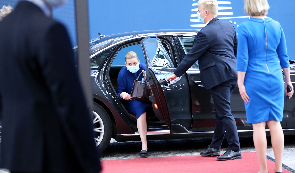 Brüksel`de düzenlenen zirveye Danimarka Başbakanı Mette Frederiksen de katıldı.