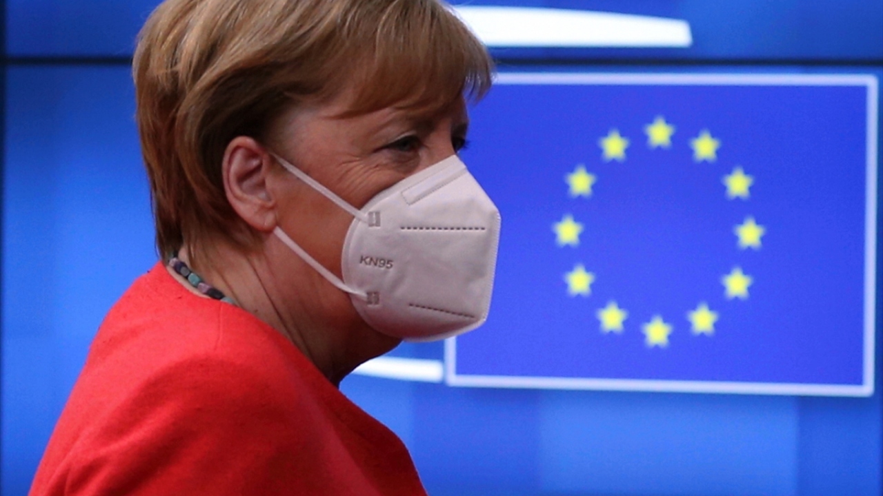 Brüksel`de düzenlenen zirveye Almanya Başbakanı Angela Merkel de katıldı.