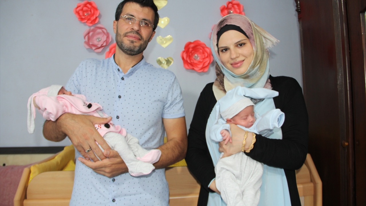 Baba Karam Albazo da Ayasofya Camii`nin ibadete açılmasının tüm Müslümanlar gibi kendilerini de mutlu ettiğini dile getirdi.