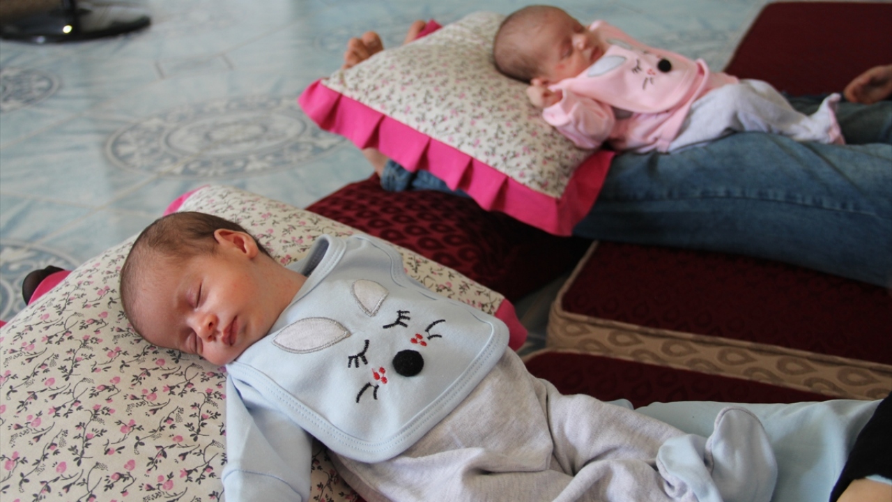 Türkiye`de eşi ve çocuklarıyla mutlu bir yaşam sürdüklerini anlatan baba Albazo, ailece Ayasofya`yı ziyaret etmek istediklerini sözlerine ekledi.