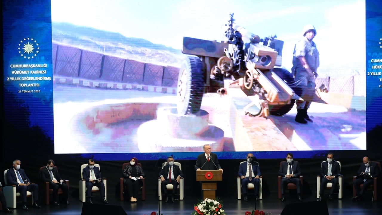 Milletlerin ve devletlerin asırlara sari sonuçları olan dönemleri bulunduğunu belirten Erdoğan, Türk milleti ve Türkiye Cumhuriyeti`nin son 7 yılda tarihi bir dönemden geçtiğini söyledi.