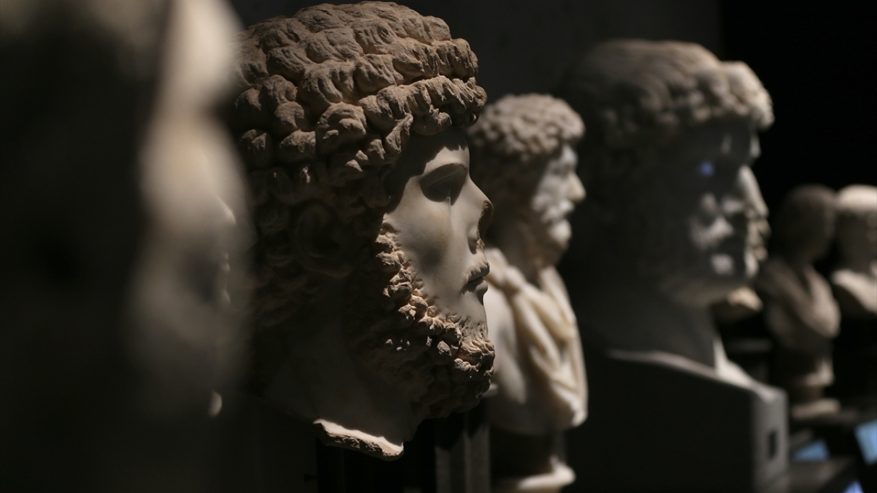 Türkiye`nin 29 ören yerinden getirilen tarihi eserlerin yer aldığı müze ile Türkiye`nin transit yolculara tanıtılması amaçlanıyor.