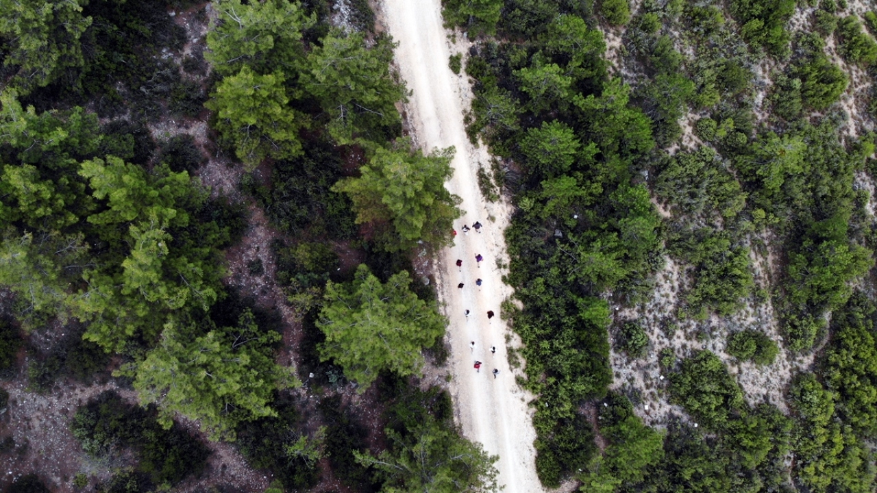 Gençlik ve Spor İl Müdürlüğü bünyesinde kurulan takım, salgın nedeniyle ara verdiği çalışmalarına sosyal mesafeye uyarak yeniden başladı.