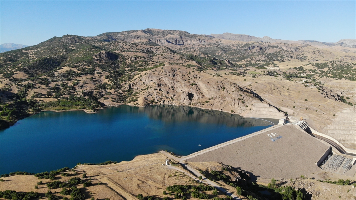 Doku`nun bulunması için polis önce genç kızın Rusya vatandaşı olan erkek arkadaşı Z.A. ve üniversitedeki arkadaşlarının bilgisine başvurarak kentteki MOBESE kayıtlarını incelemeye aldı.