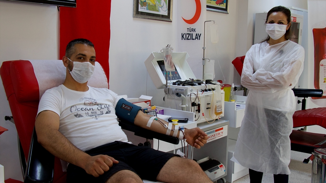 Samsun Eğitim ve Araştırma Hastanesinde sekiz gün tedavi gören Boğa, sonuçlarının negatif çıkmasının ardından evde takip edilmek üzere taburcu edildi.