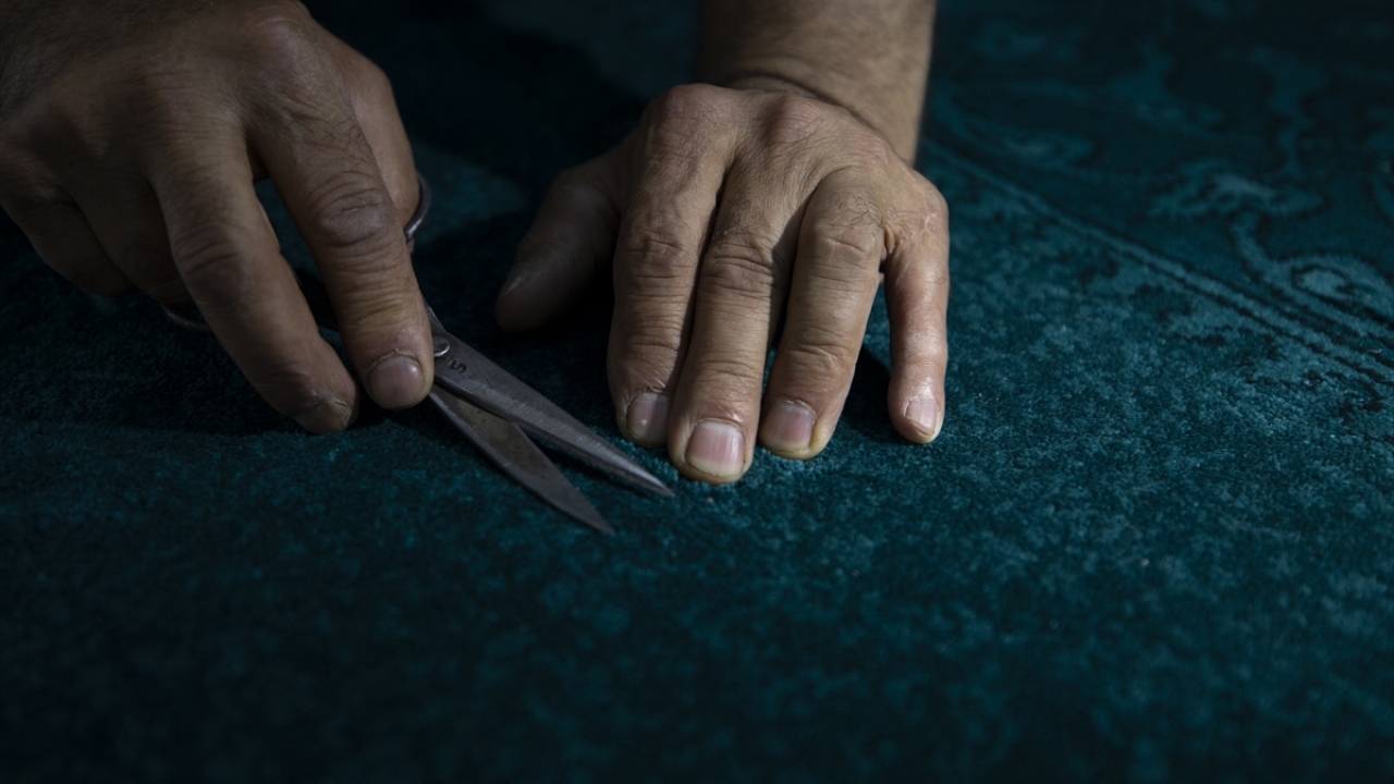 Yüzde 100 yünden üretilen halının metrekaresi 5 kilogram olacak.