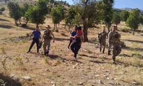 Jandarma kaybolan çocuğu bulup ailesine teslim etti