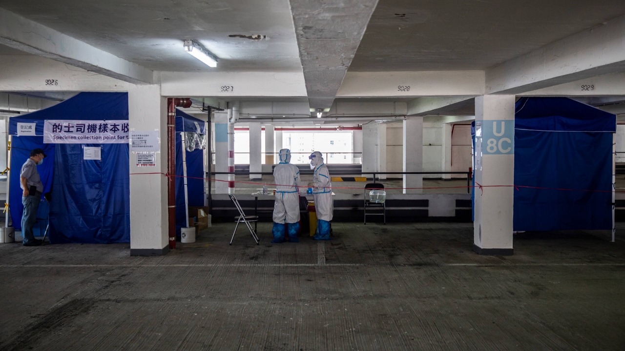 Yurt içi kaynaklı 39 yeni vakadan 11`i mayıstan bu yana salgının merkez üssü haline gelen başkent Seul`de görüldü.