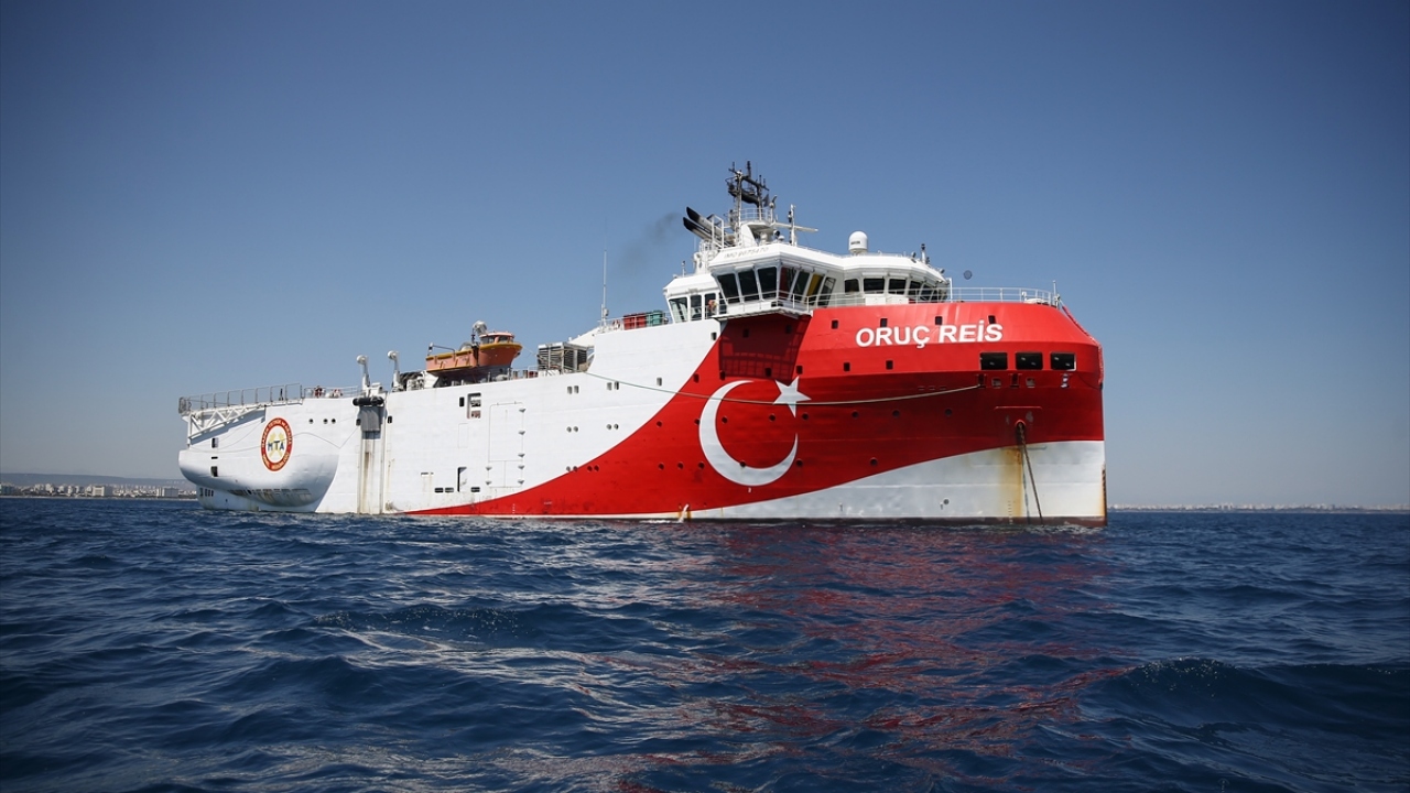 Oruç Reis araştırma gemisinin, personel kapasitesi 55. Bunun 24`ü gemi adamı, 31`i ise idareci ve araştırmacıdan oluşuyor.
