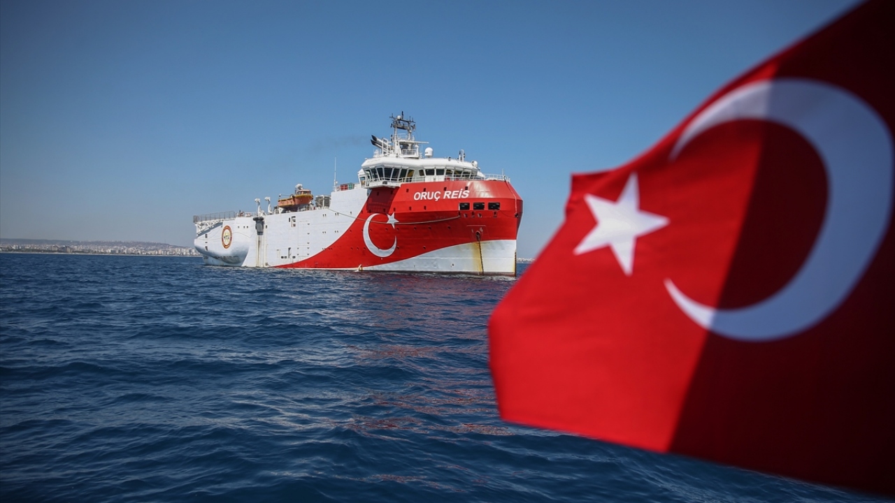 Toplanan veriler kurum personeli tarafından değerlendirilerek, gerekli noktalarda sondaj lokasyon tayininin tümüyle yerli personel tarafından yapılması amaçlanıyor.