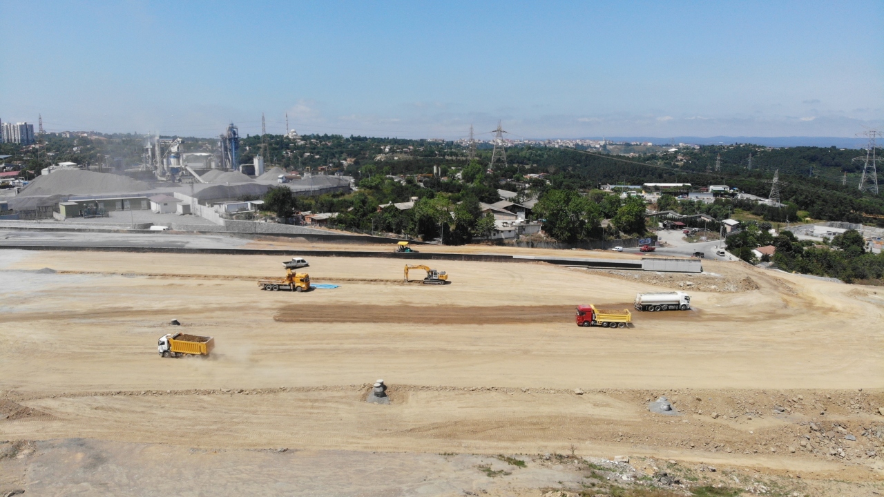 Karayolları Genel Müdürlüğü’nden alınan bilgilere göre, ilk olarak 2013 yılında Yavuz Sultan Selim Köprüsü’nün de bulunduğu 148 kilometre uzunluğundaki Odayeri-Paşaköy kesimi ile başlayan otoyolun 286 kilometrelik kesimi trafiğe açılmıştı. 
