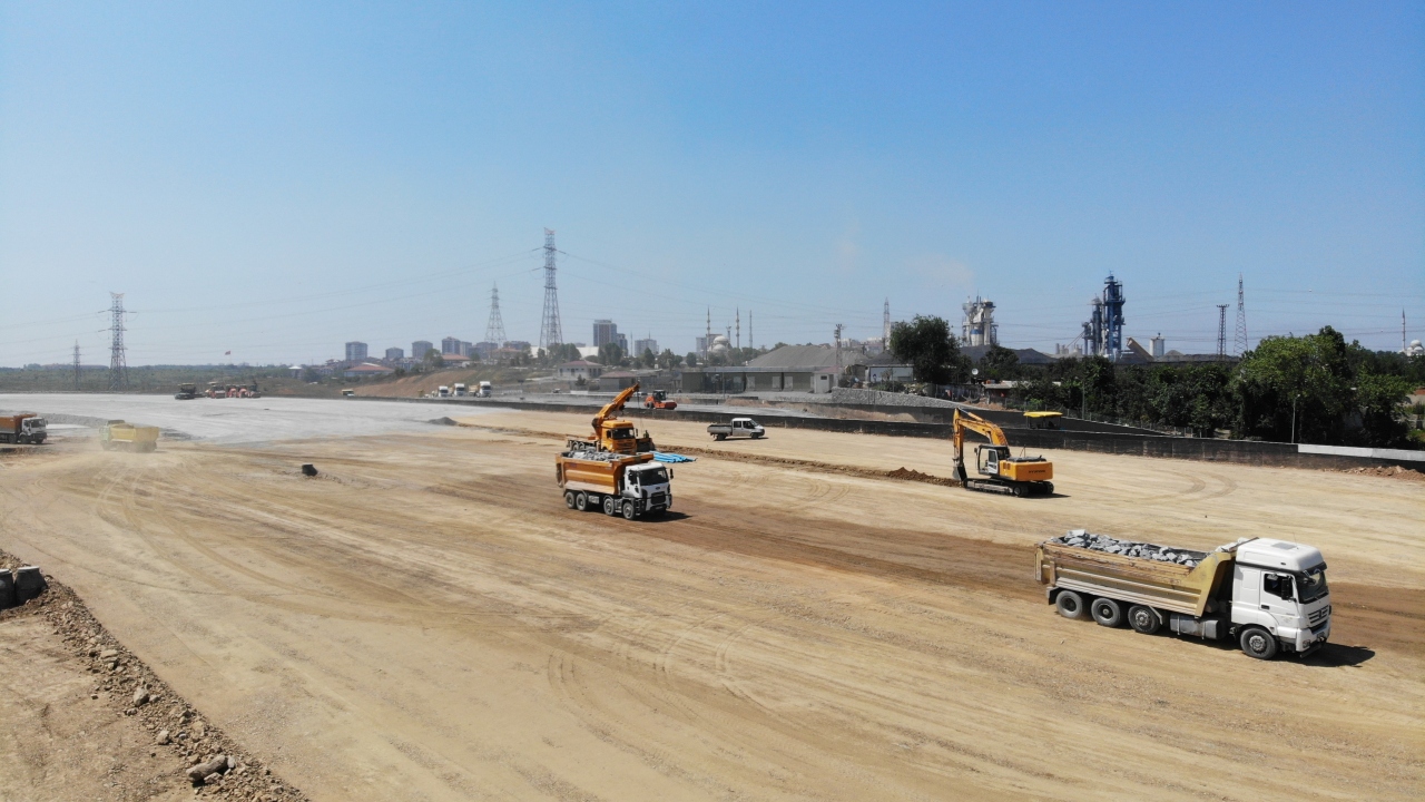 Son kalan 112 kilometresinde ise çalışmalar aralıksız devam ediyor. 