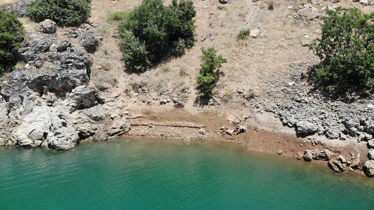 Ancak arama çalışmalarında genç kıza ulaşılamadı.