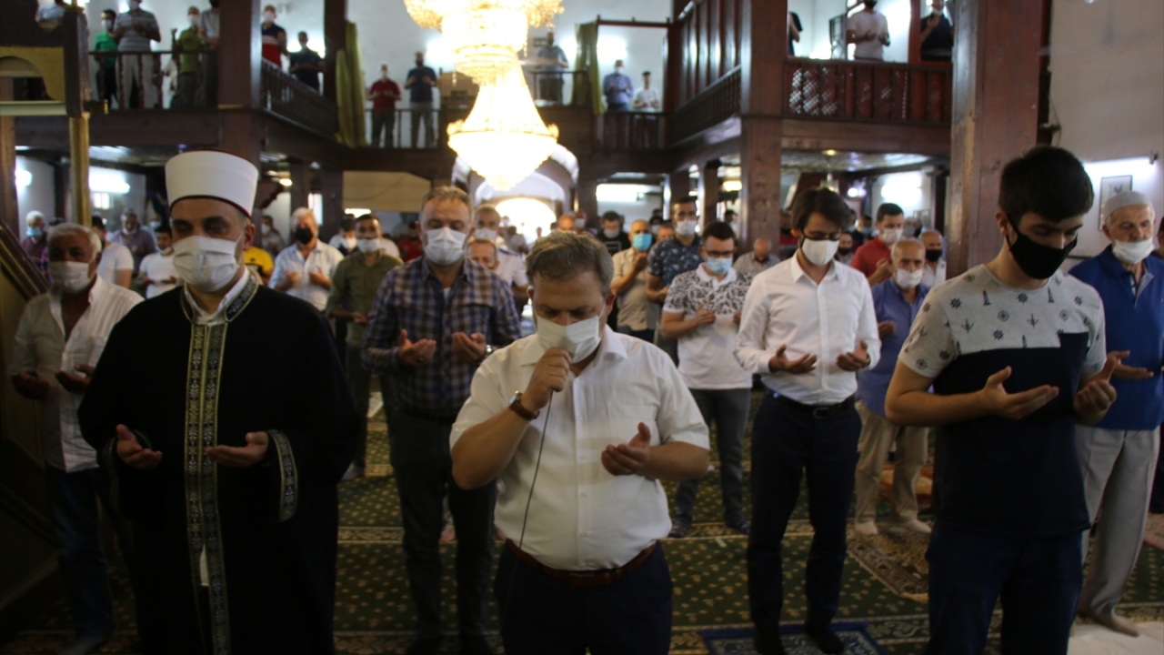 Murat Paşa Camisi vaiz ve hatibi Süleyman Baki, cuma hutbesinde, Ayasofya’nın insanlık için önemli bir eser olduğunu söyledi.