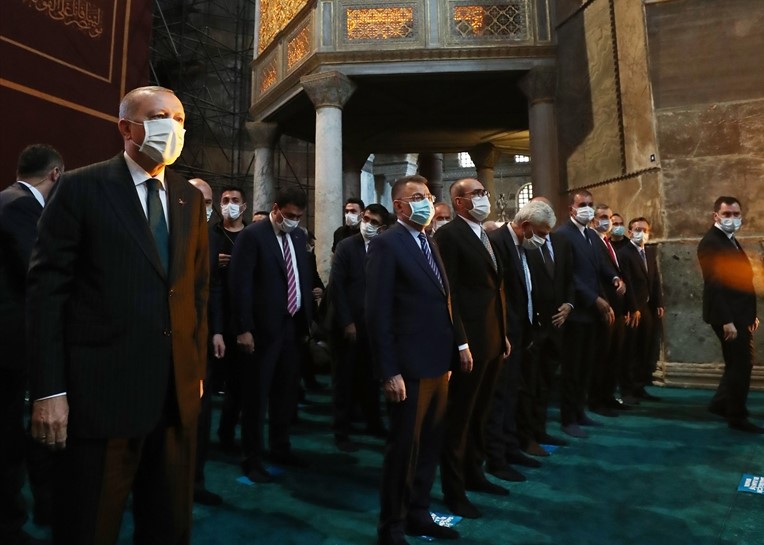 Türkiye Cumhurbaşkanı Recep Tayyip Erdoğan, 86 yıl sonra yeniden ibadete açılan Ayasofya-i Kebir Cami-i Şerifi`nin açılış programına katıldı.