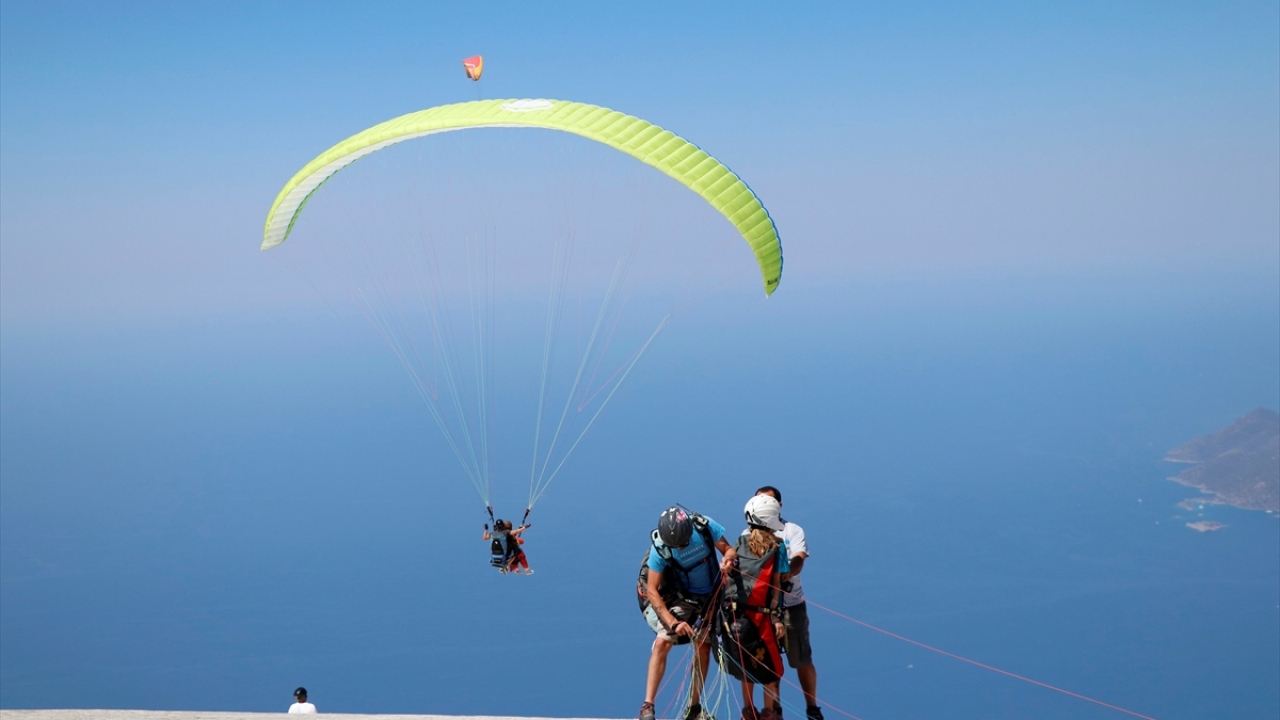 Bölgenin tanıtılması, sorunlarının dile getirilmesi ve çözüme kavuşturulması noktasında basın kuruluşları ve gazetecilerin ciddi katkı sağladığını vurgulayan Çıralı, şöyle konuştu: