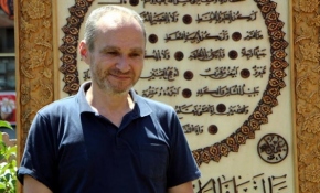 İki yılda yaptığı hilye şerifi Ayasofya Camii'ne hediye etti