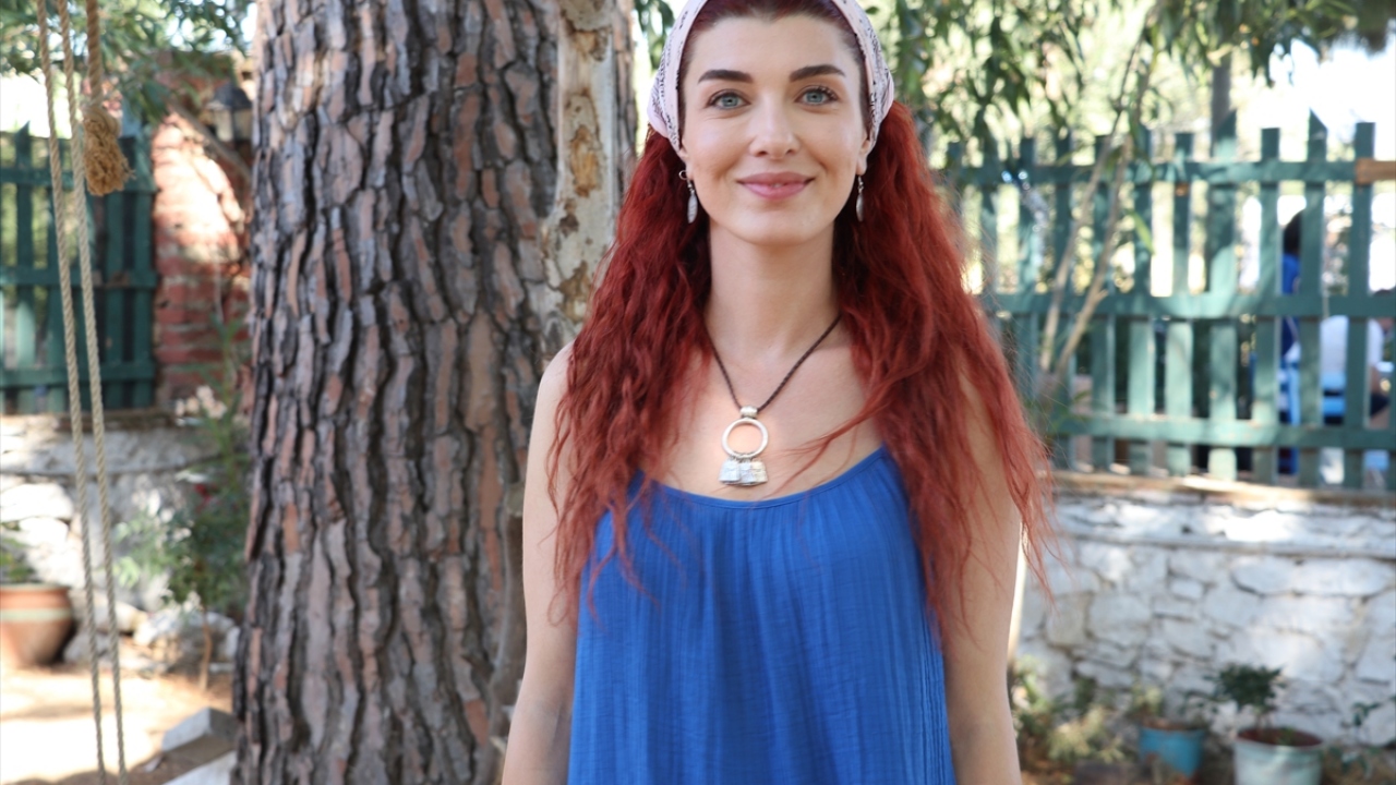 Oyunculardan Aslıhan Güner, filmin bir aile hikayesi olduğuna dikkati çekti.