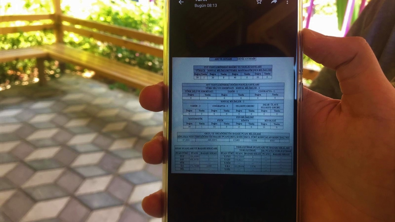 Aydemir, Boğaziçi Üniversitesinde bilgisayar mühendisliği bölümü okumak istediğini, hayallerini gerçekleştirmek için çalışmaya devam edeceğini vurguladı.