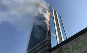 Ankara Söğütözü'nde iş merkezinde yangın