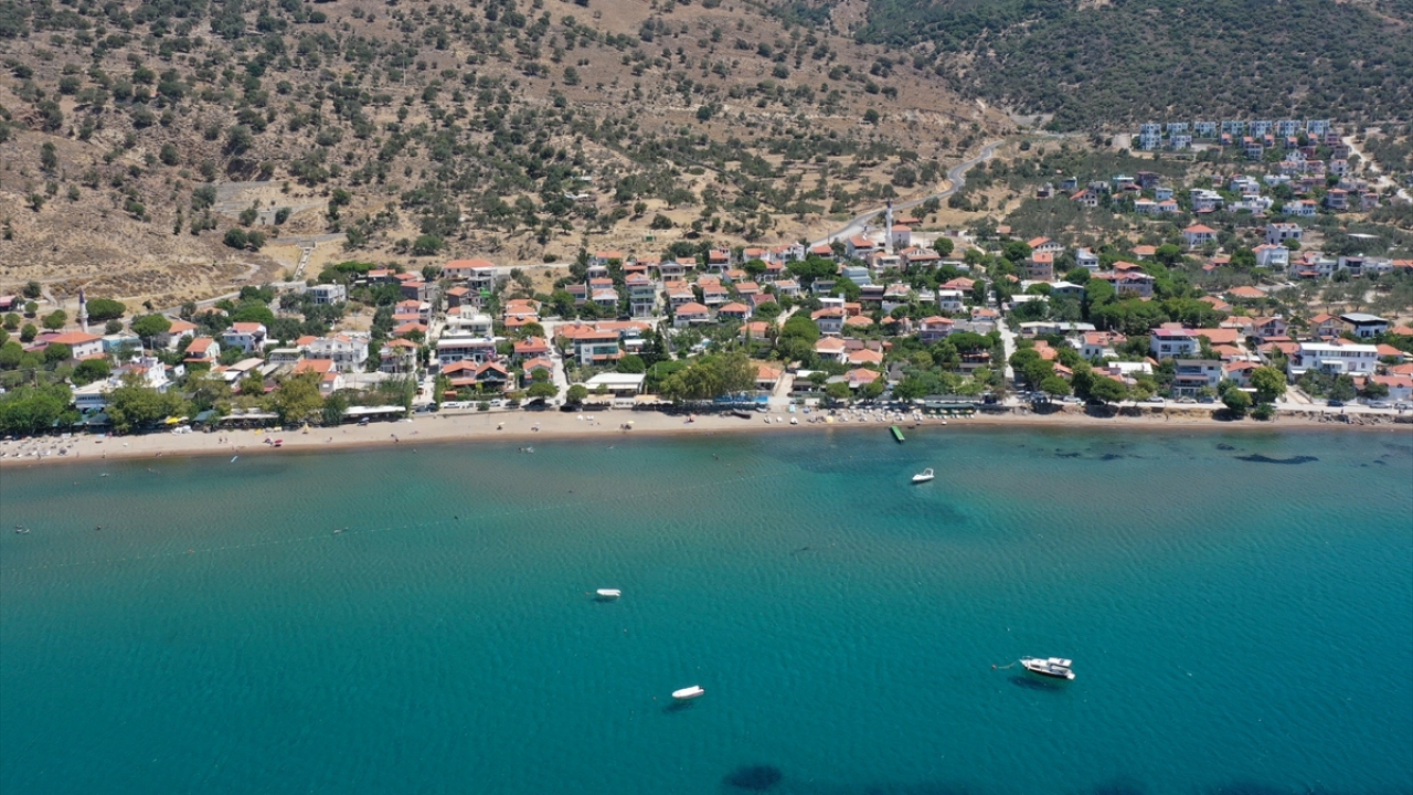 Kışın 80 civarında hanede yaşamın olduğu mahallede hane sayısı yaz aylarında 450`ye çıkıyor. 