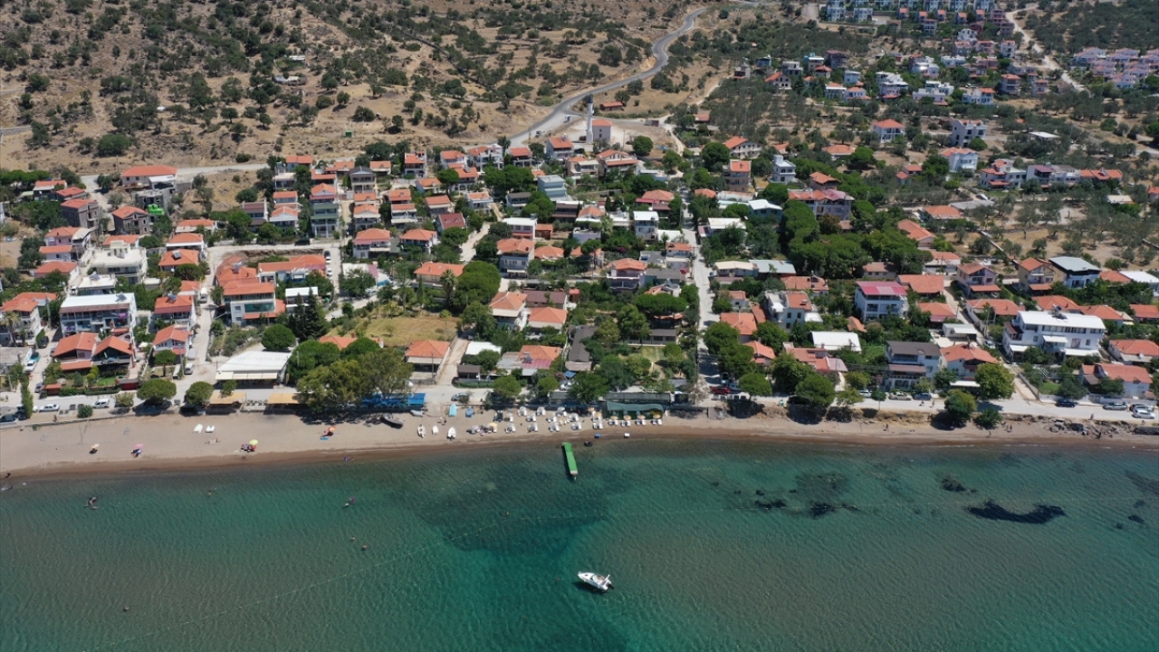 Artan nüfusun etkisiyle su sorunu bulunan mahallede yaşayanlar, uzun yıllardır devam eden sorun için kalıcı bir çözüm bekliyor.