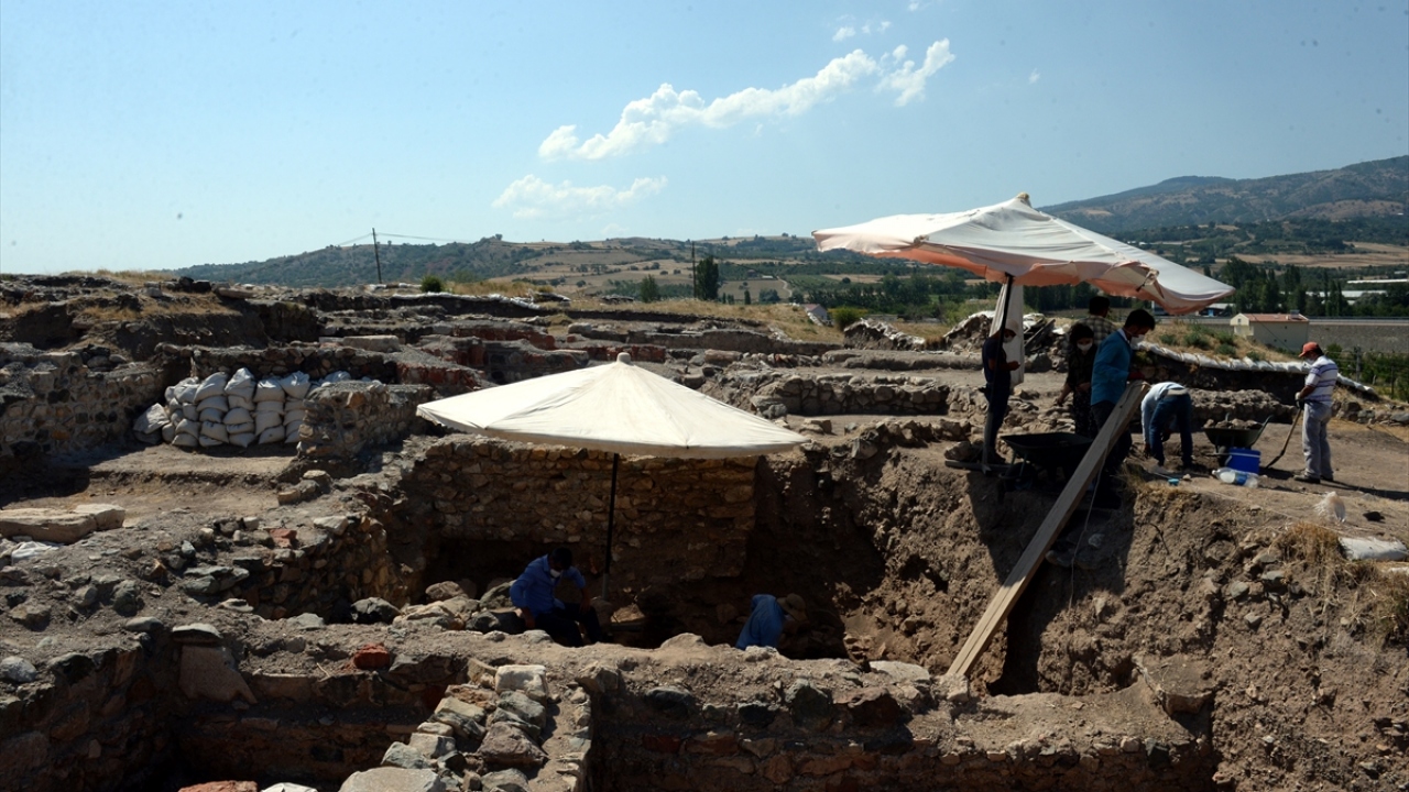 Kazı heyeti başkanı Prof. Dr. Burcu Erciyas, bu sene de Hamamtepe bölgesinde kazı çalışmalarını sürdüreceklerini söyledi.
