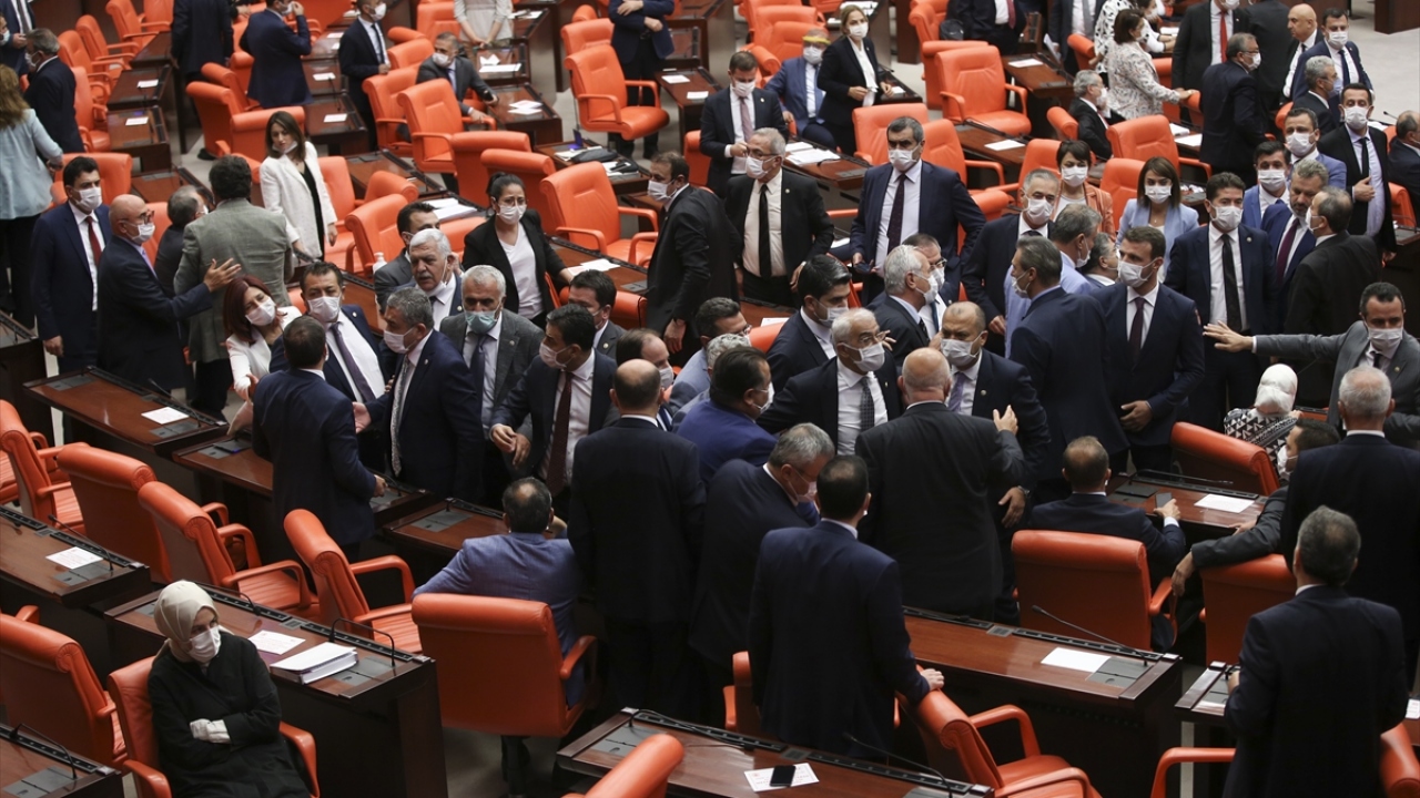 İçeriğin çıkarılması kararları, içerik ve yer sağlayıcılarına bildirilerek gereğinin yerine getirilmesi istenecek.