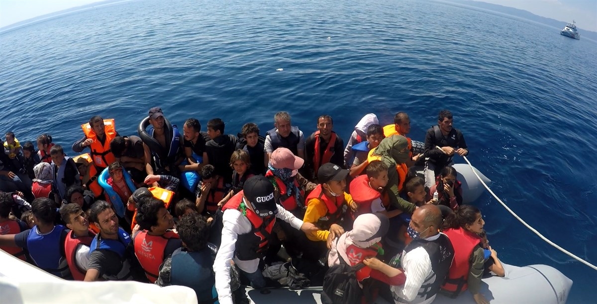 Sığınmacılar, işlemlerin ardından İl Göç İdaresi Müdürlüğüne gönderildi.