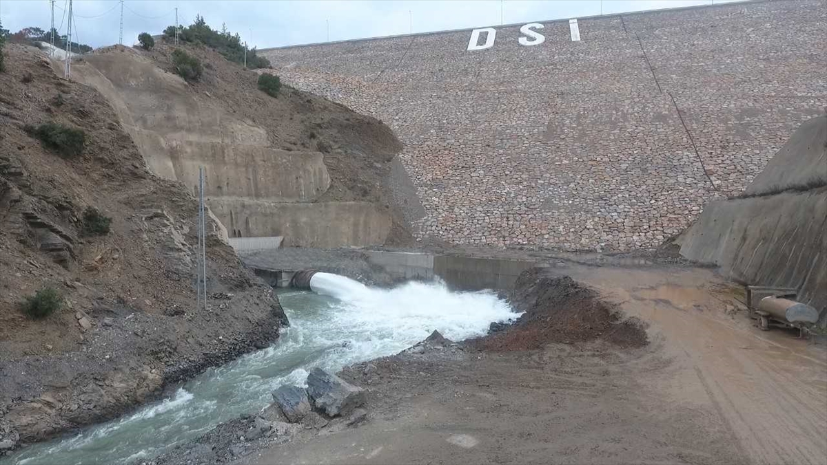 Görüşlerine yer verilen DSİ Genel Müdürü Kaya Yıldız, Gazipaşa Ovası Sulama Projesi kapsamında çalışmaların devam ettiğini kaydetti.