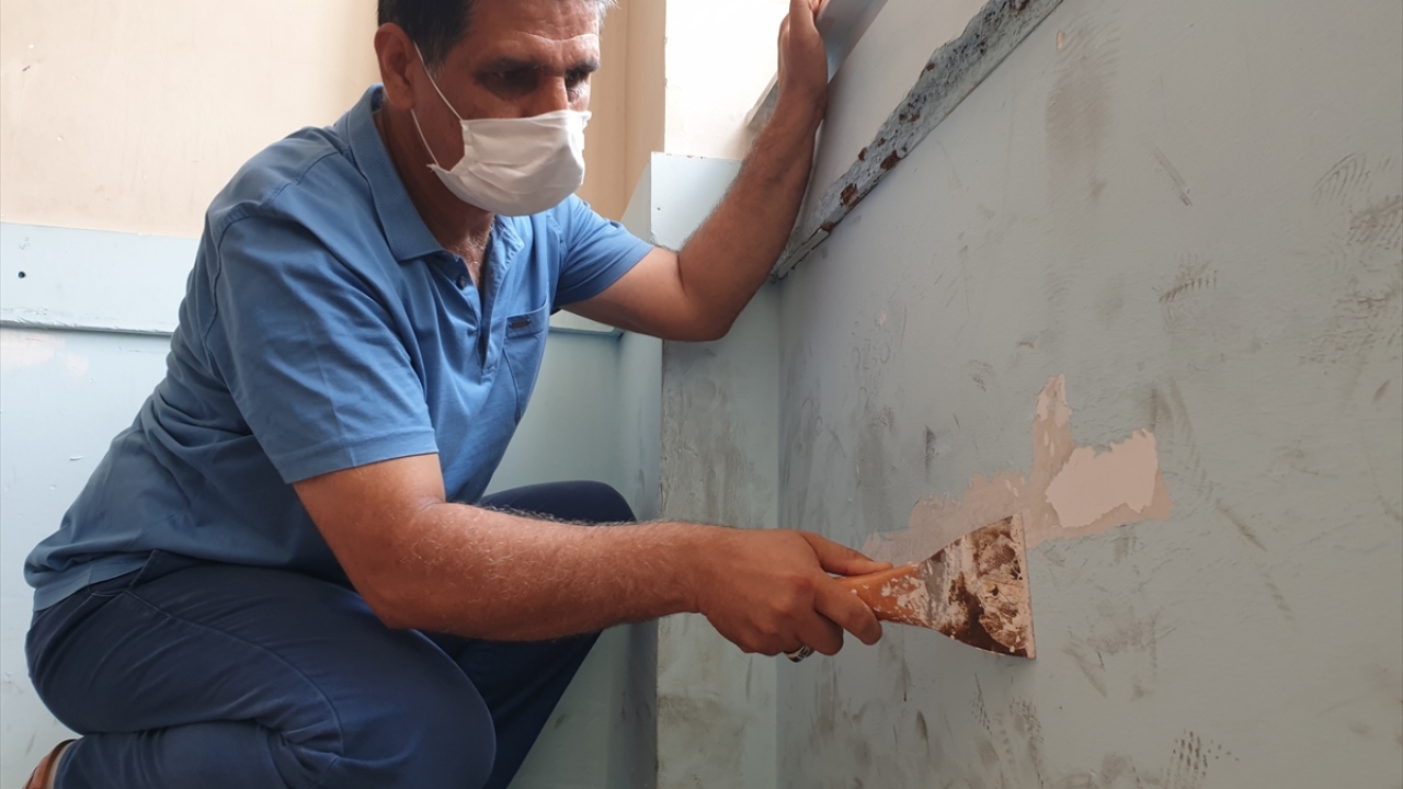 İlçe Milli Eğitim Müdürü İlyas Tapsız, öğretmenlerin gönüllü olarak bir araya gelip fedakarca çalışma yürüttüğünü belirtti.