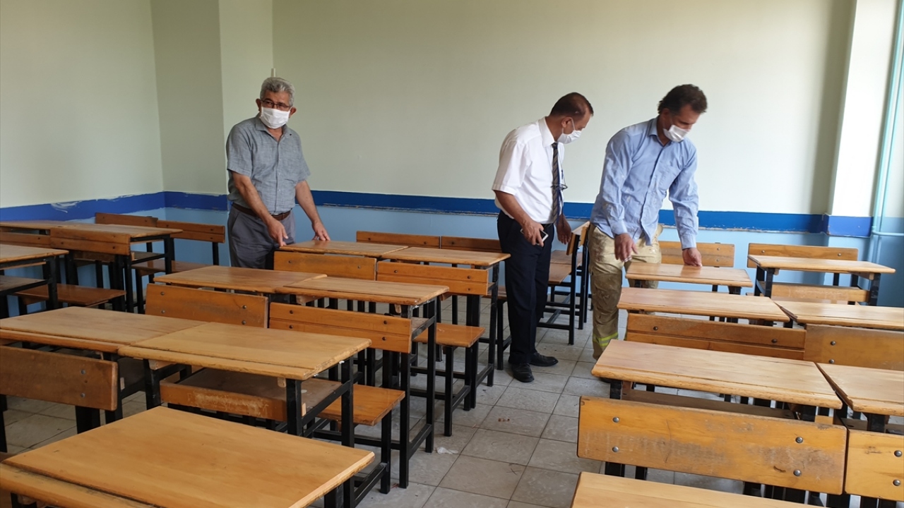 Okul Müdürü Fazıl Döğüşçü de okulun boyanması ve tamiratının yapılmasında emeği geçen herkese teşekkür etti.