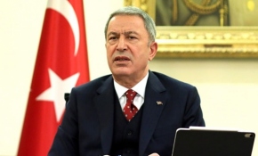 Bakan Akar'dan Doğu Akdeniz mesajı: Hakkımızı mutlaka kullanacağız