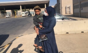 3 yaşındaki Suriyeli Ahmed annesine kavuştu