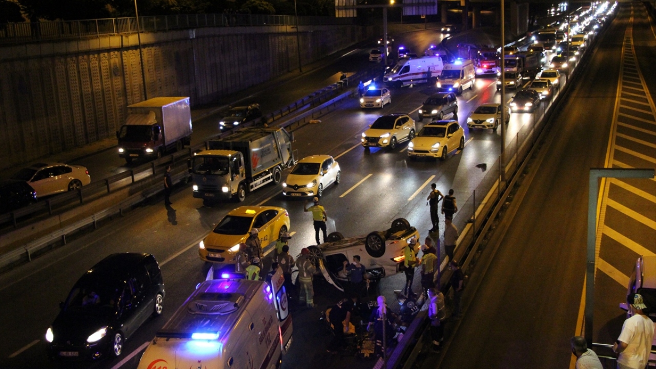 İddiaya göre, D-100 Karayolu`ndan Topkapı istikametine giden İbrahim Boncuk, kullandığı 03 VK 542 otomobille başka bir araçla yarışa girdi.