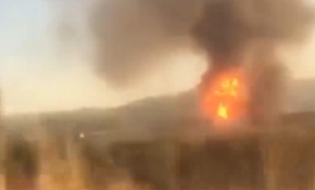 Manisa'da bir geri dönüşüm tesisinde yangın çıktı