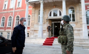 Bakan Akar, Yunanistan ve Bulgaristan sınırında birlikleri denetliyor