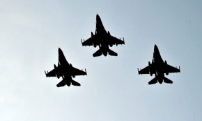 Türk F-16'ları Azerbaycan'da törenle karşılandı