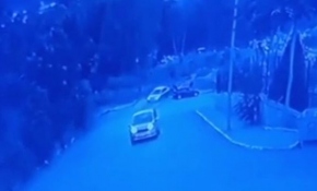 Aracı geri vitese taktı, toprak alana uçtu