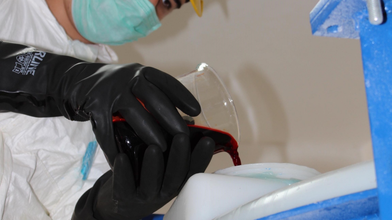  Koronavirüs salgını döneminde, şu ana kadar yaklaşık 40 tonluk üretim yaptıklarını belirten okul müdürü Mehmet Oğuzhan Erdem,