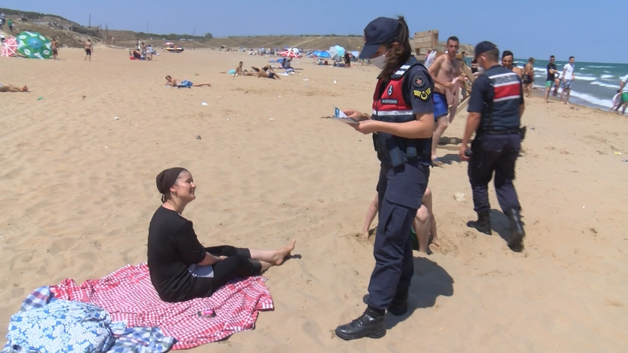Kurban Bayramı tatili nedeniyle İstanbullular plajlara akın etti.