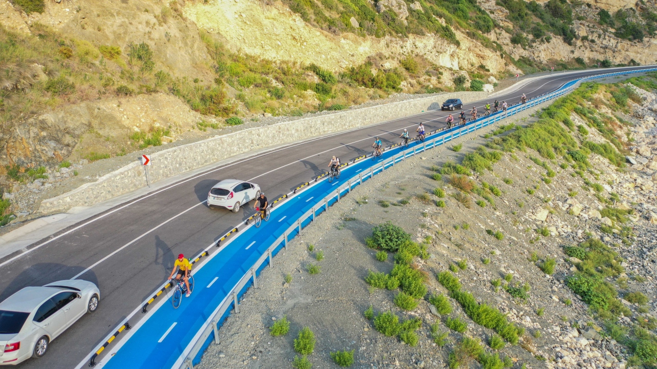 "Dünyanın en uzun kesintisiz bisiklet yolunu yaptık"