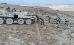 Ortak tatbikatta helikopter ve zırhlı araçlarla operasyon