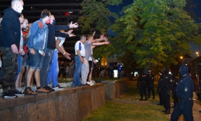 Belarus'ta seçim sonucunu protesto edenler sokağa çıktı