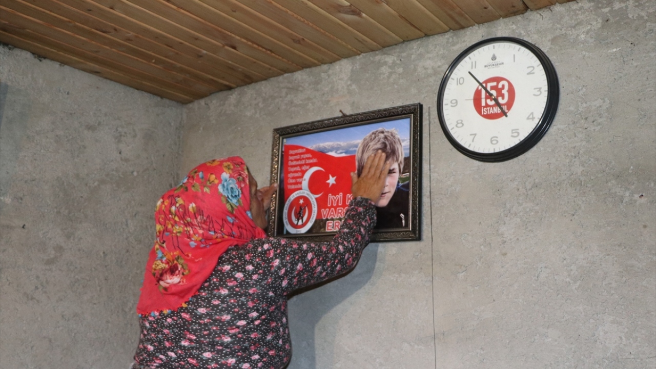  "Eren`in yevmiye yaparak aldığı kara lastikler hala kapıda duruyor"