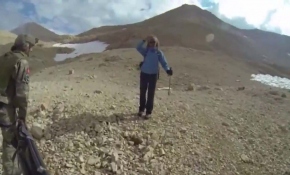Niğde'de askerler yaralı dağcıyı böyle kurtardı