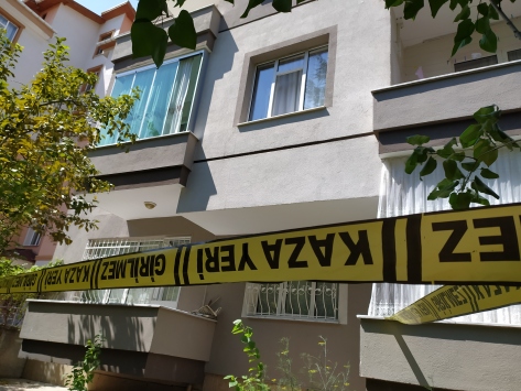 Konya'da birinci kattaki evinin penceresinden düşen yatalak hasta öldü