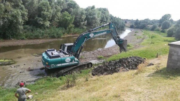 DSİ, Tunca Nehri'ndeki kum adacıklarını temizliyor